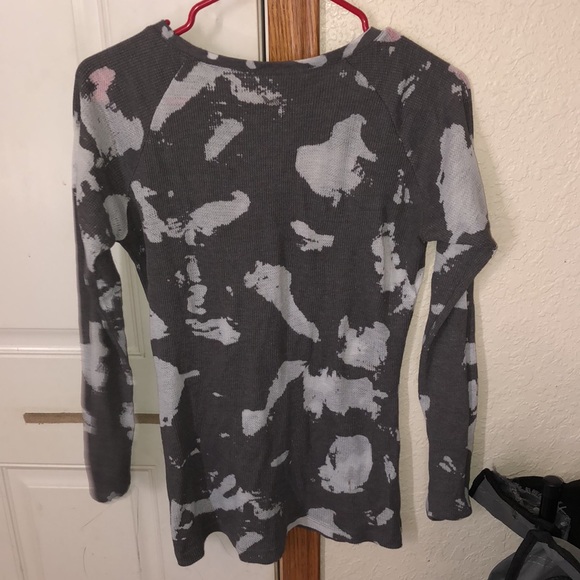 Wet Seal Thermal Top Gray and White Splotches ASO iCarly - Picture 4 of 4